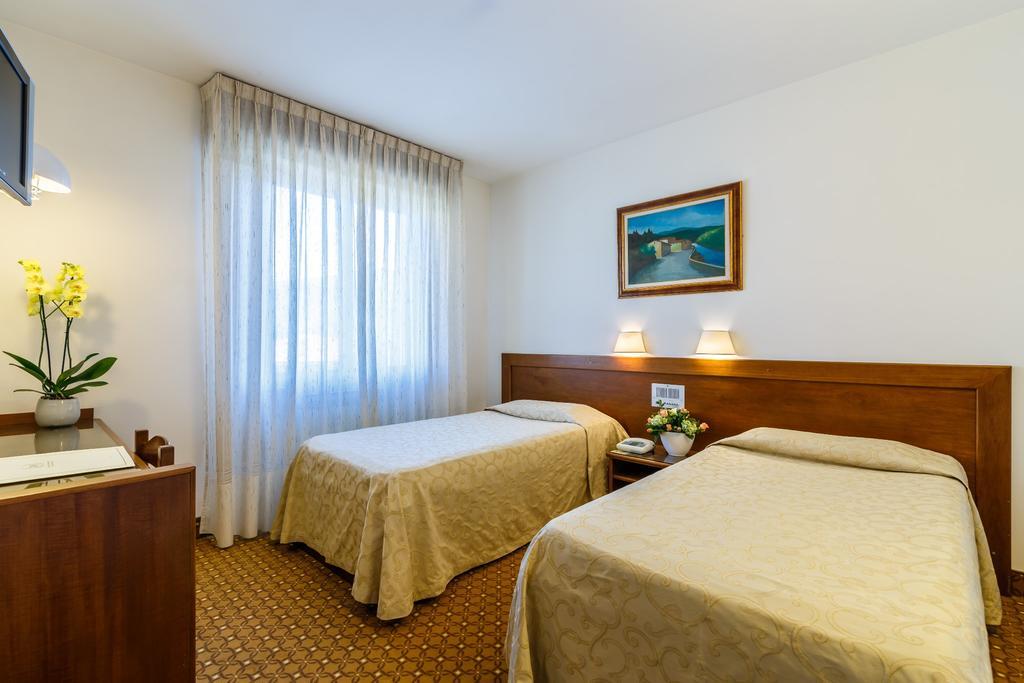 Hotel Villa Delle Rose Pescia Exterior photo